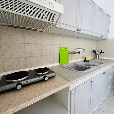 Atlantis Aparthotel Nea Vrasna